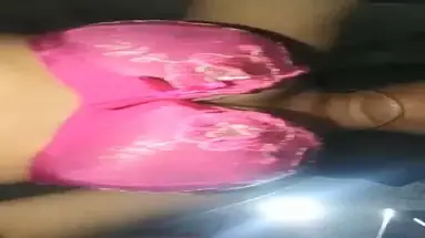 Bokep Jilbab BH Pink Tete Gede Ngocok Memek Basah